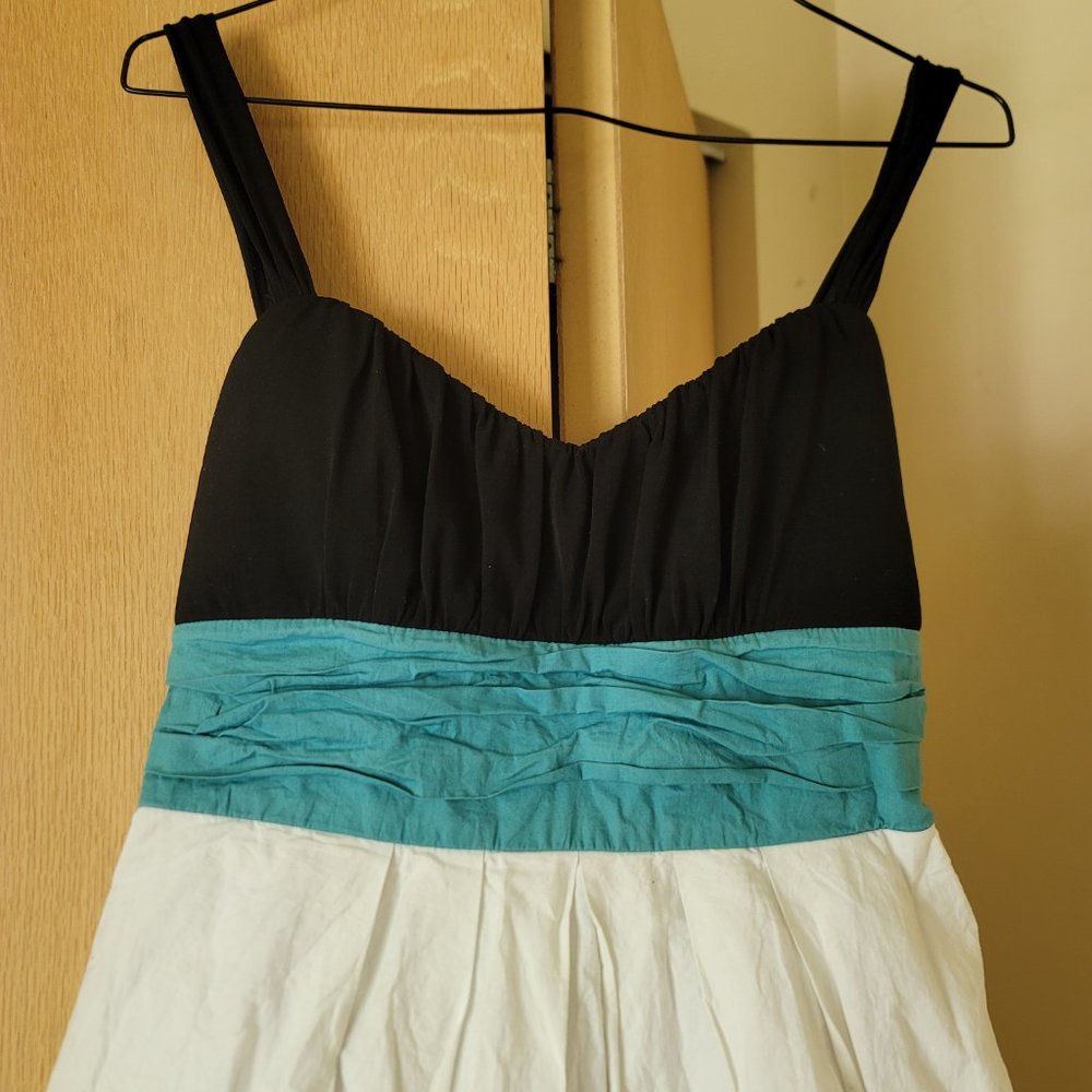 Dress - Picture 2 of 4